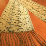ラオスの手織り布:タオルやショールなど、八女で展示販売